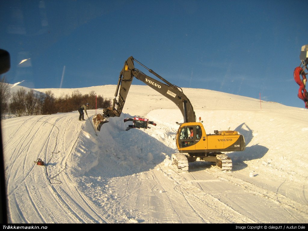 TRYKK FOR � LUKKE VINDUET