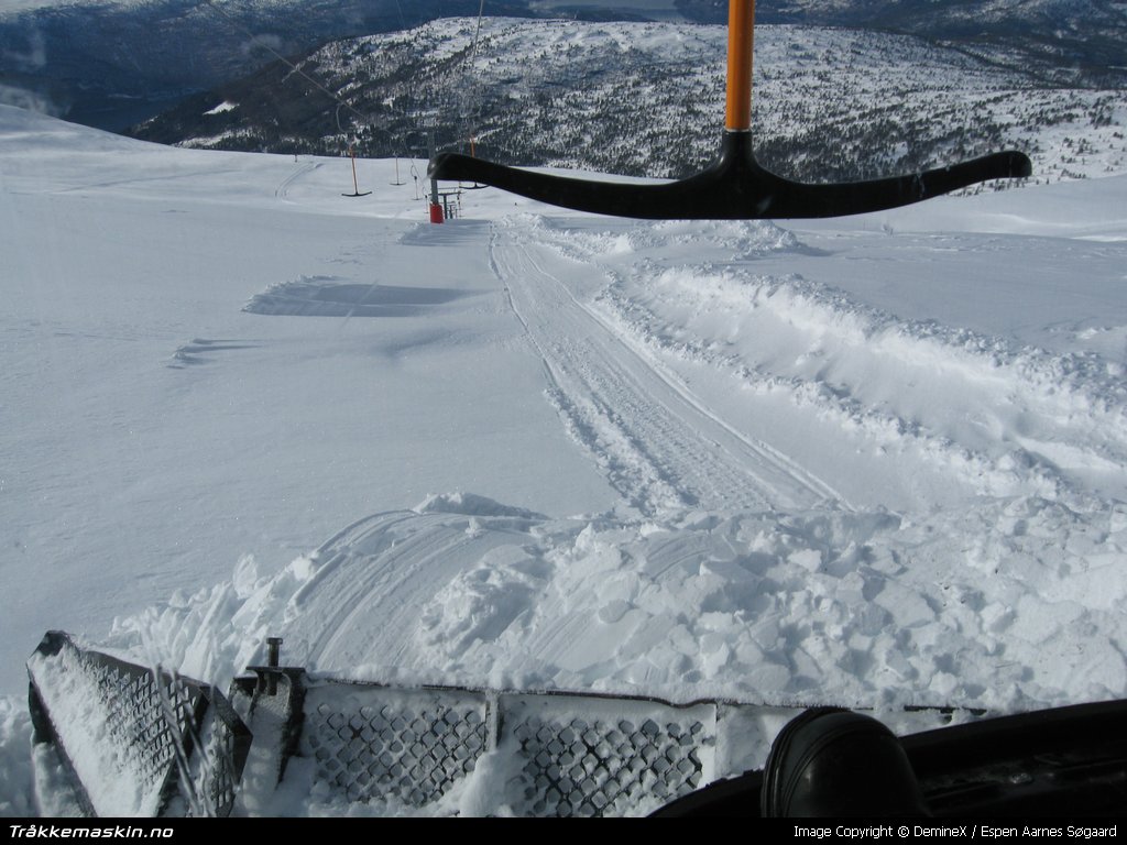 TRYKK FOR � LUKKE VINDUET