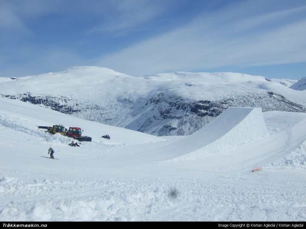 TRYKK FOR  LUKKE VINDUET