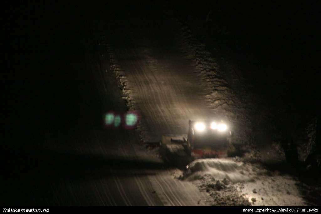 TRYKK FOR  LUKKE VINDUET