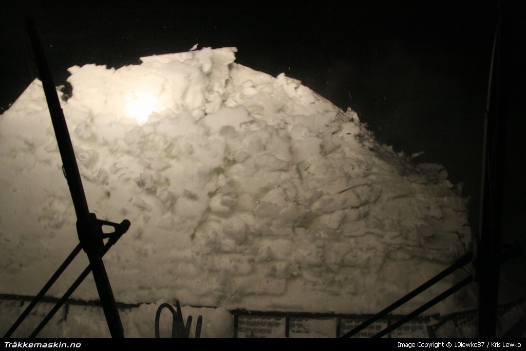 TRYKK FOR  LUKKE VINDUET