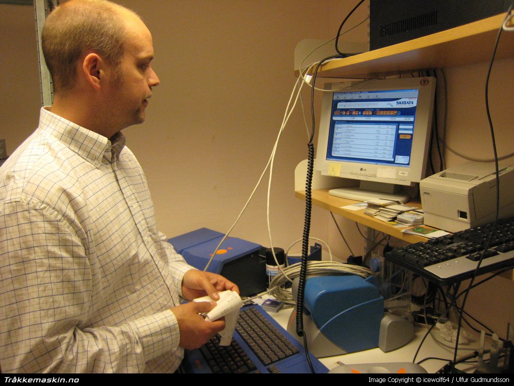 TRYKK FOR � LUKKE VINDUET