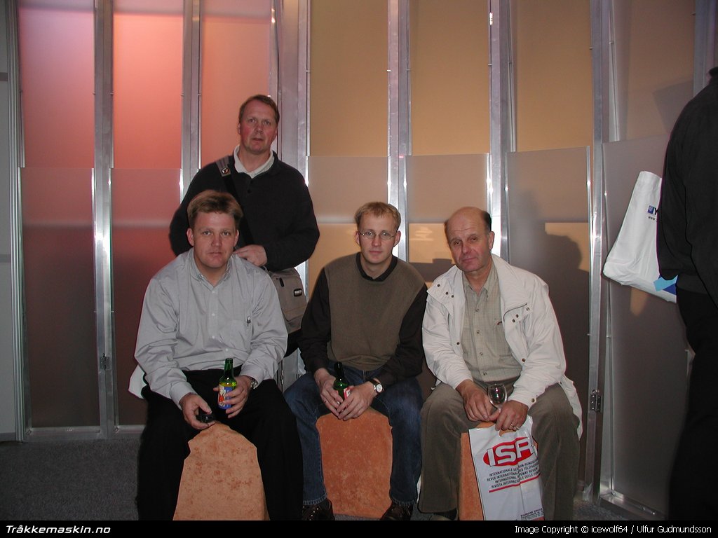 TRYKK FOR � LUKKE VINDUET