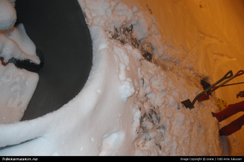 TRYKK FOR � LUKKE VINDUET