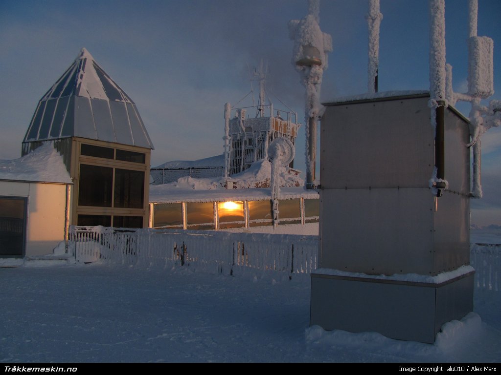 TRYKK FOR � LUKKE VINDUET