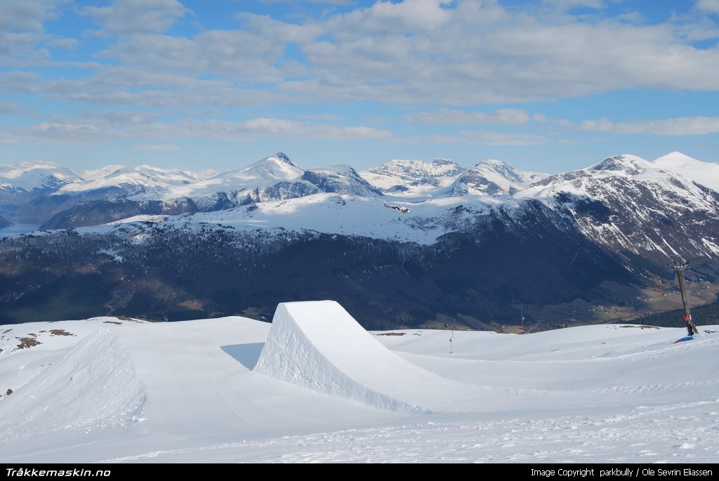 TRYKK FOR � LUKKE VINDUET