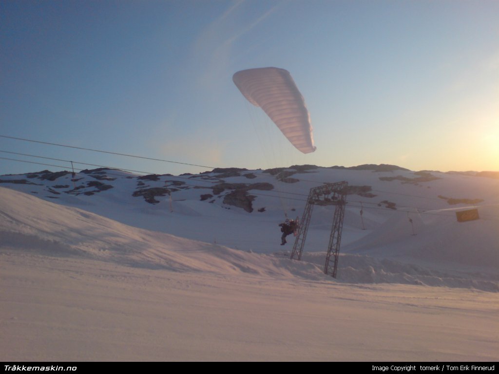 TRYKK FOR � LUKKE VINDUET