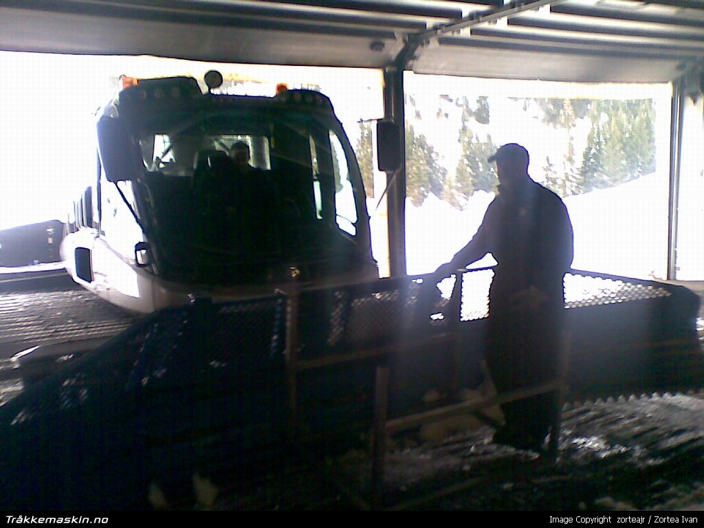 TRYKK FOR � LUKKE VINDUET