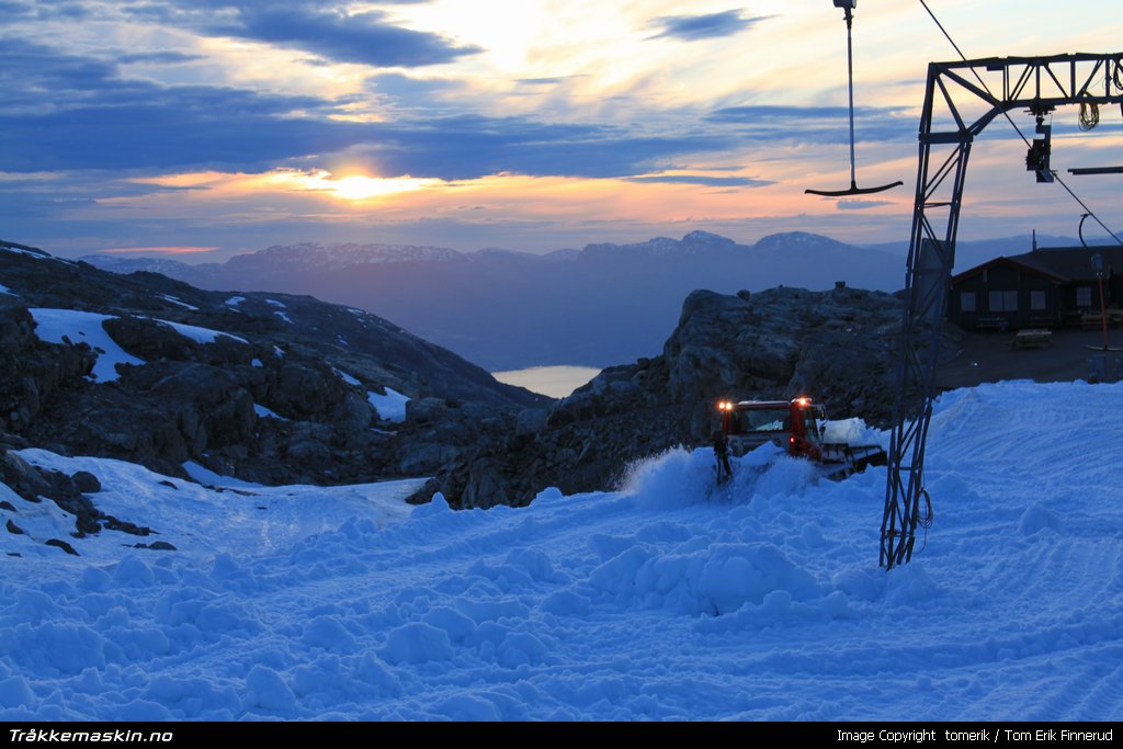 TRYKK FOR � LUKKE VINDUET