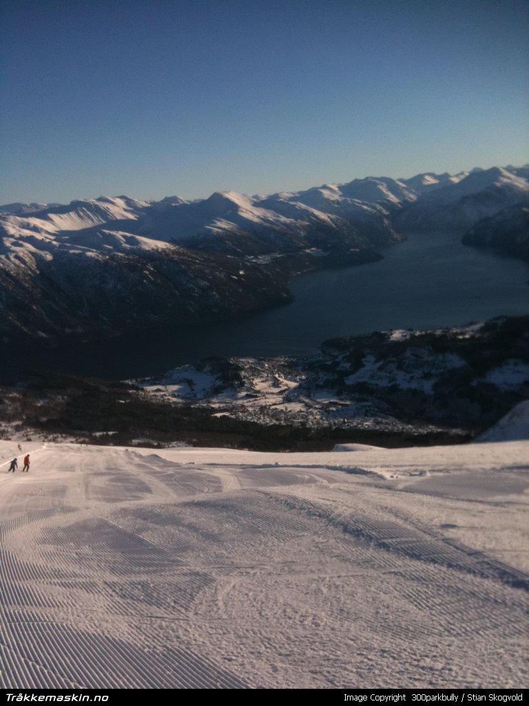 TRYKK FOR � LUKKE VINDUET