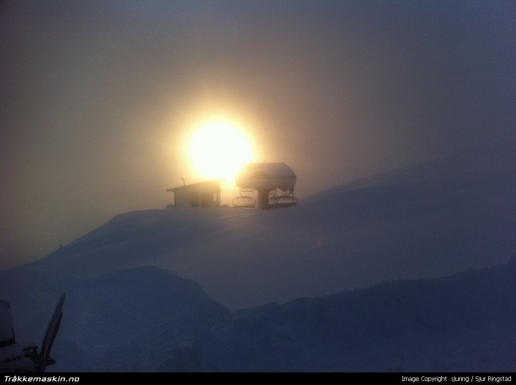 TRYKK FOR � LUKKE VINDUET