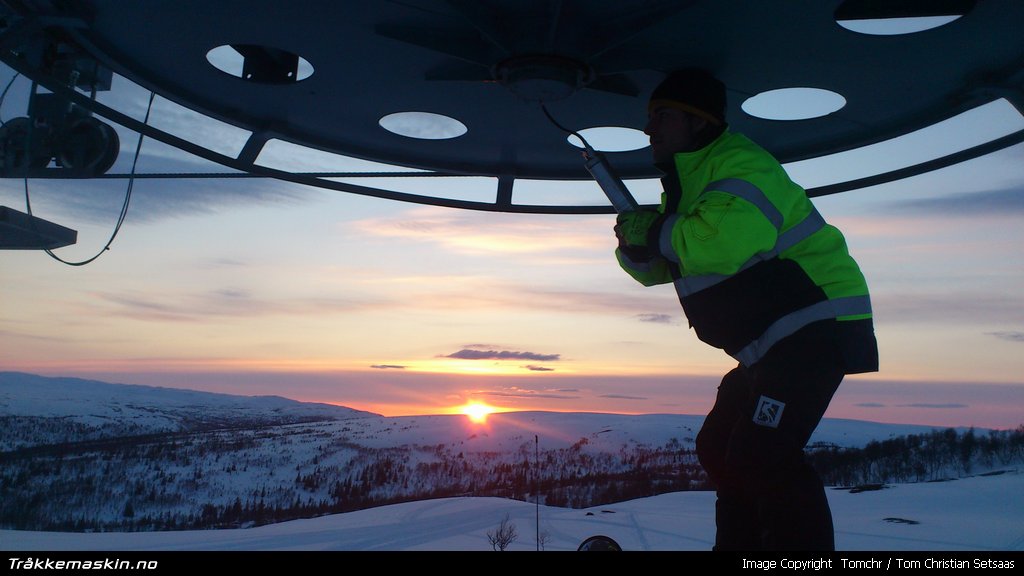 TRYKK FOR � LUKKE VINDUET